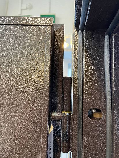 Входная дверь  