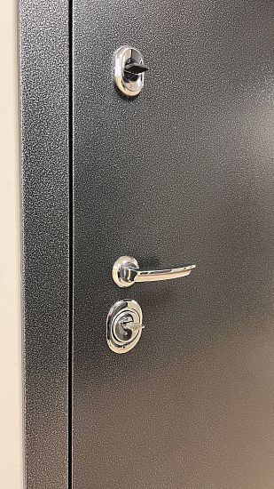 Входная дверь  